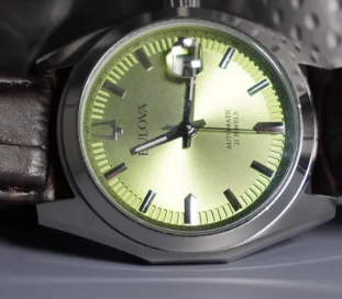Bulova Surveyor是一款制作精美的正装手表价格不贵